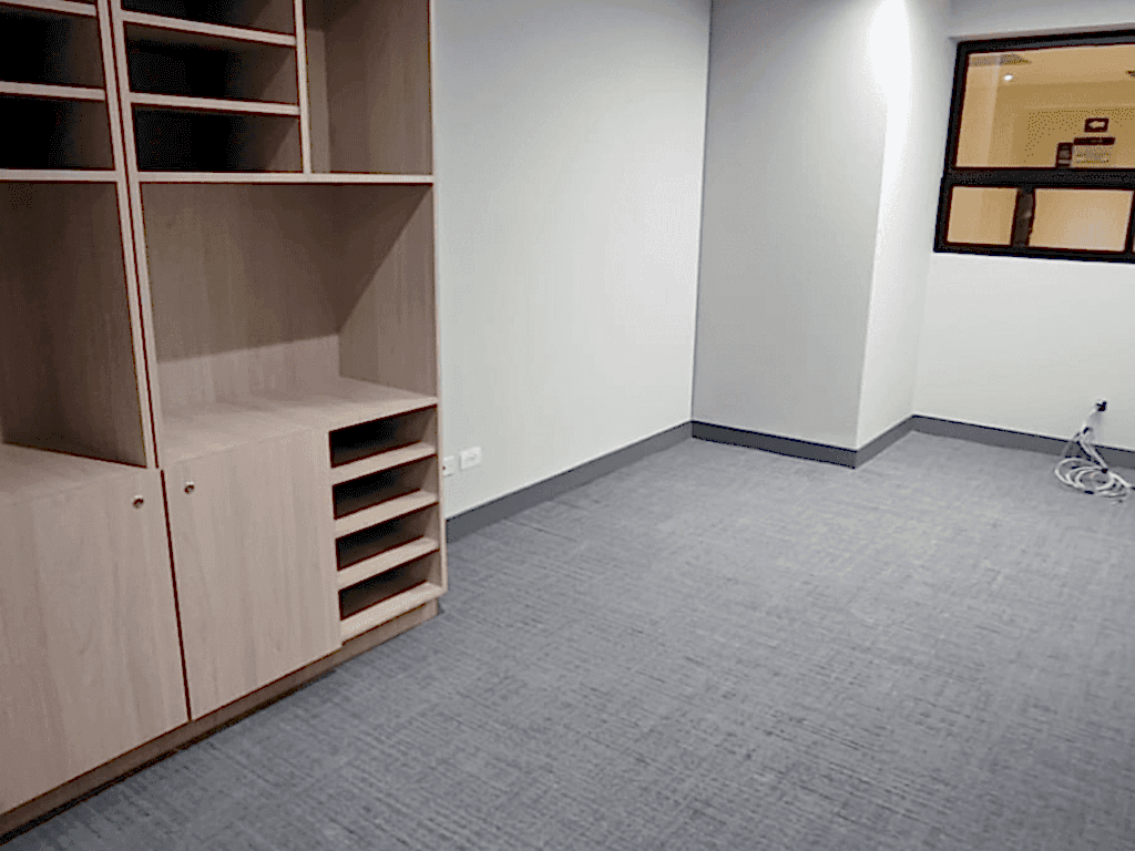 Alfombra-modular-oficina-gris-1024x768
