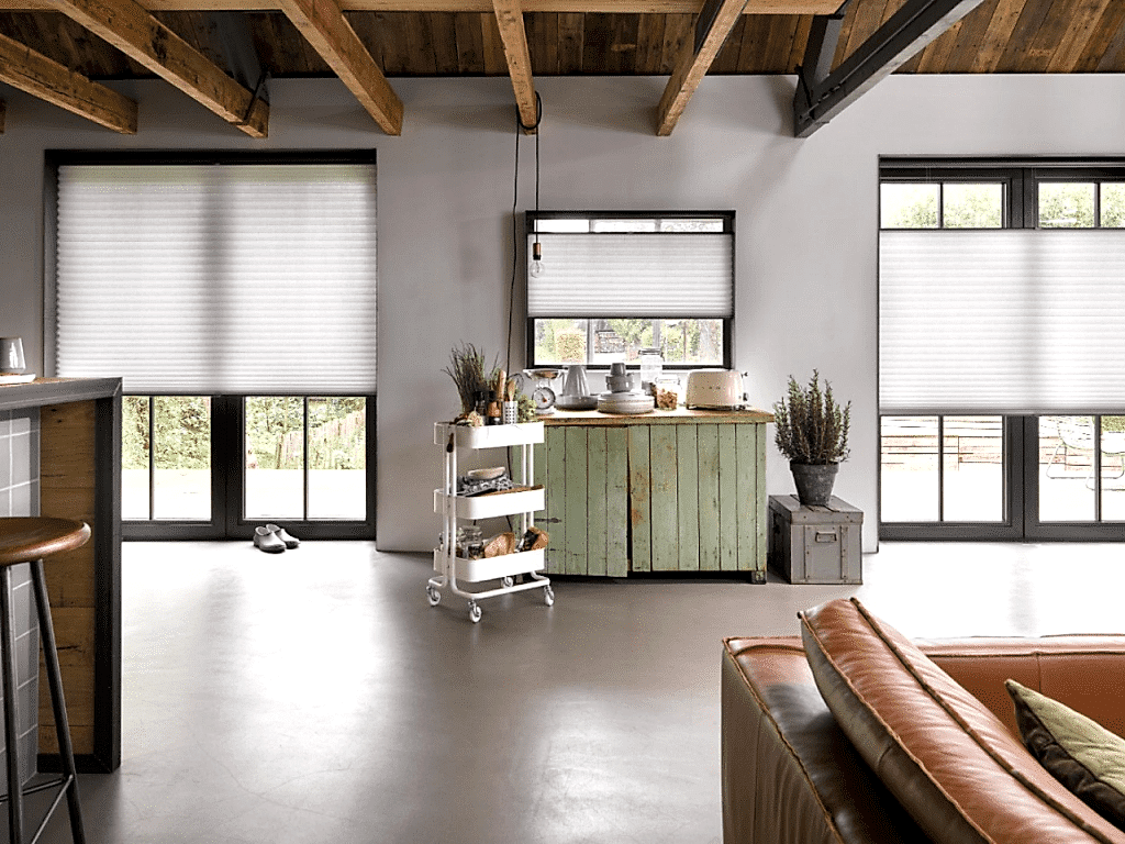 Cortina-celular-sala-rustica-1024x768