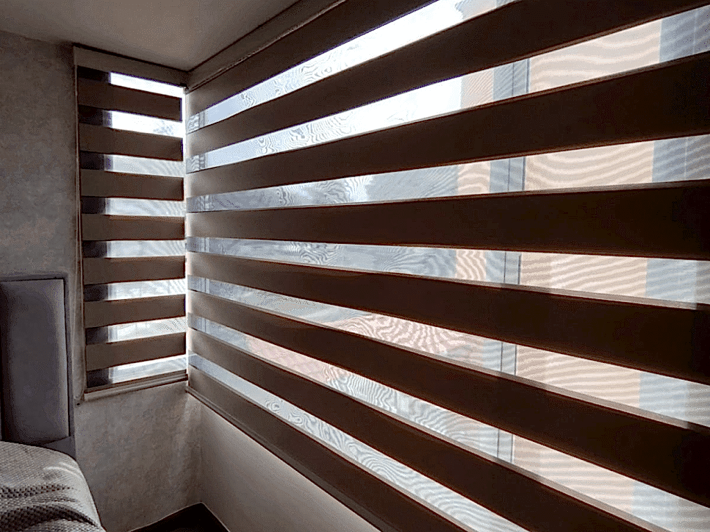 Cortina-sheer-Elegance-screen-habitacion-negra-1024x768