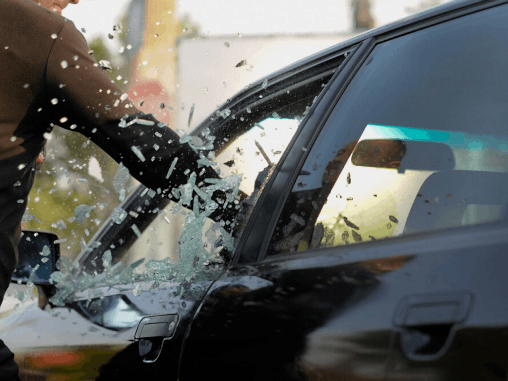 pelicula-de-seguridad-en-bogta-dekoinnova-1024x768