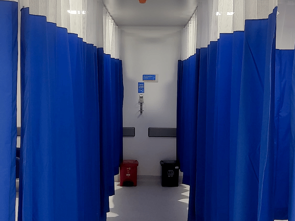 Cortina hospital azul moderna