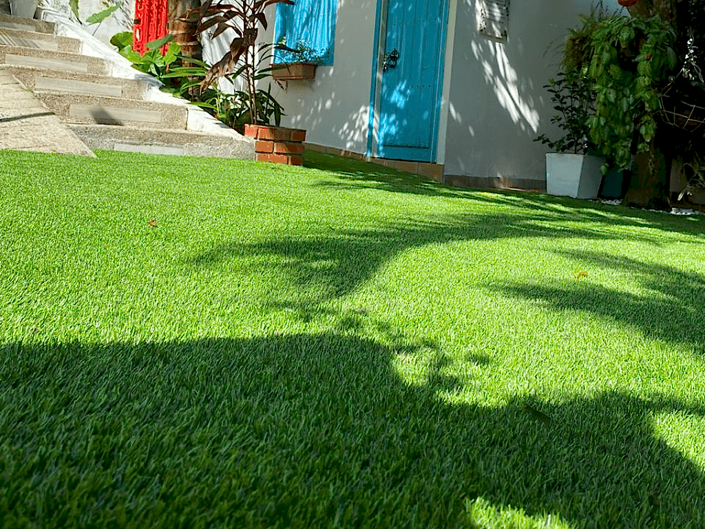 Grama artificial economica para casas