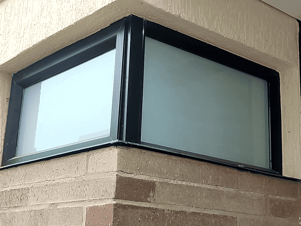 Sandblasting decorativo para vidrios de locales y empresas